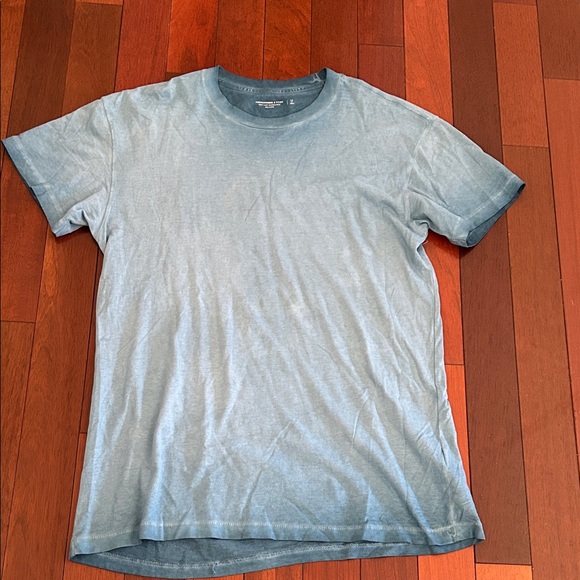 Abercrombie & Fitch Light Blue Short Sleeve Tee - Picture 1 of 4